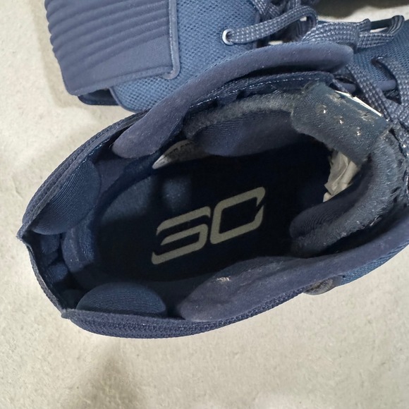 Athletic_Shoes